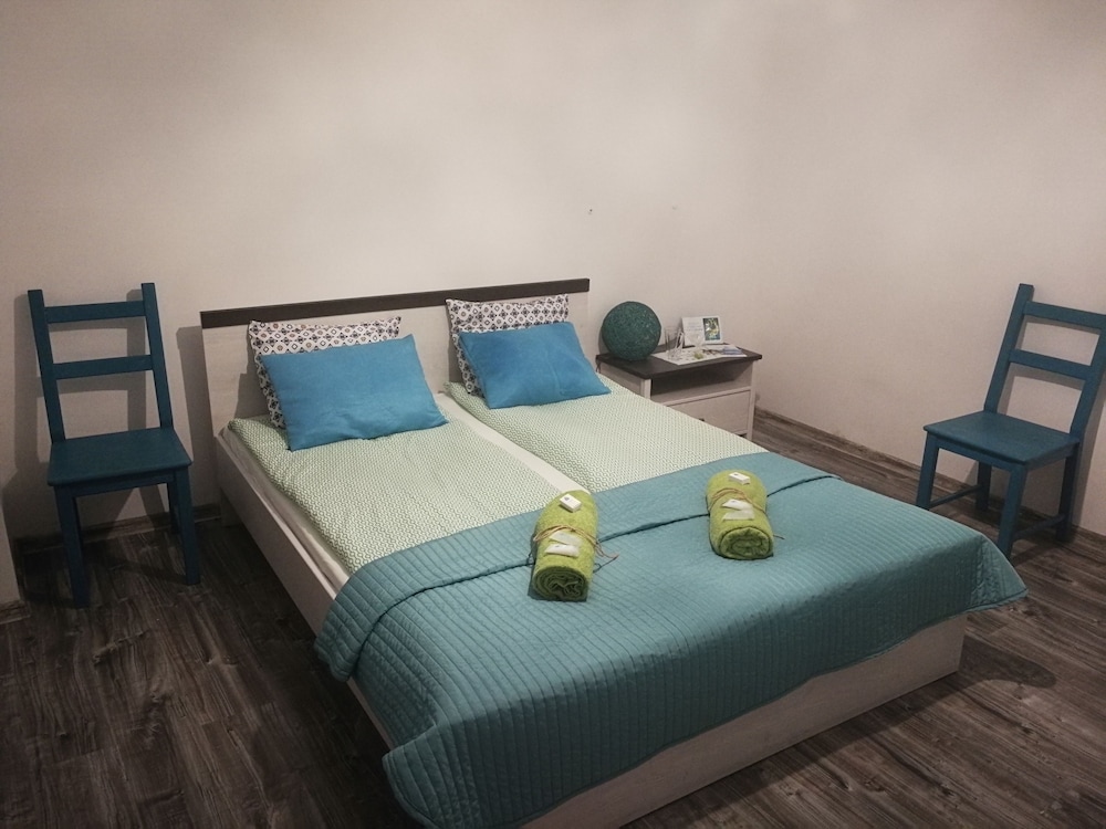Double Room, 1 Queen Bed, Private Bathroom, Garden Area (10) photo 1