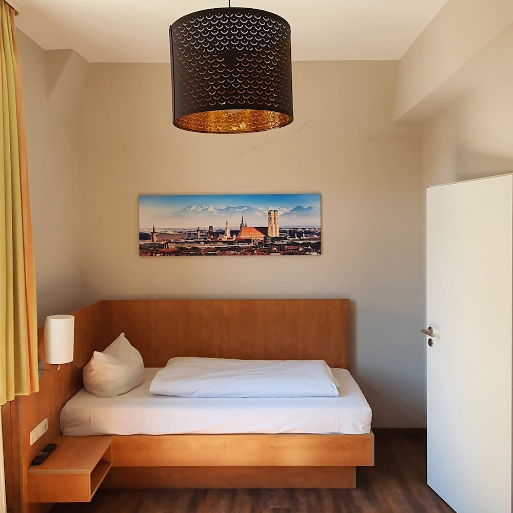 Single Room photo 2