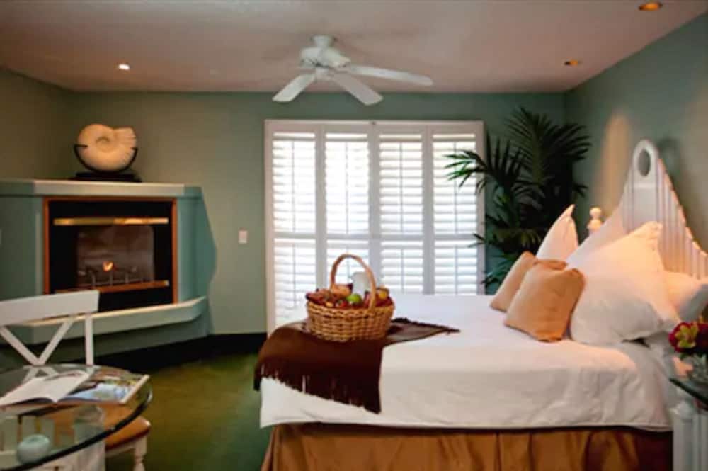 Deluxe City View Room with Hot Tub - Photo 2