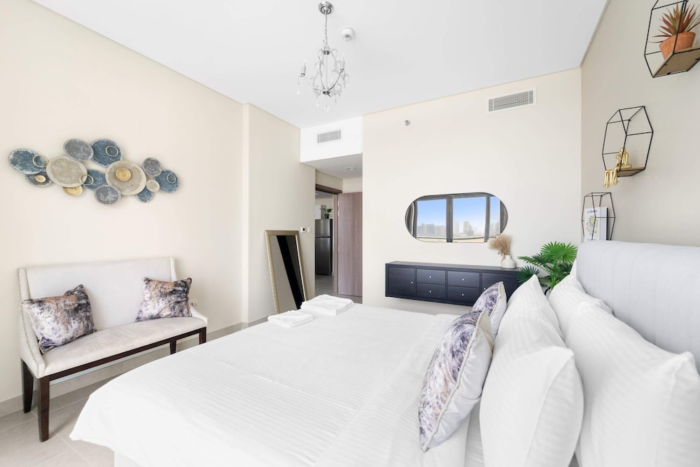 Classic Apartment, 1 King Bed photo 2
