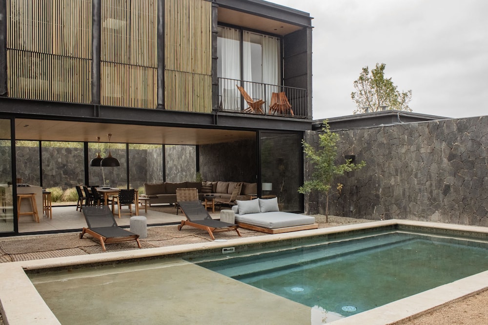 Design House (House 32)