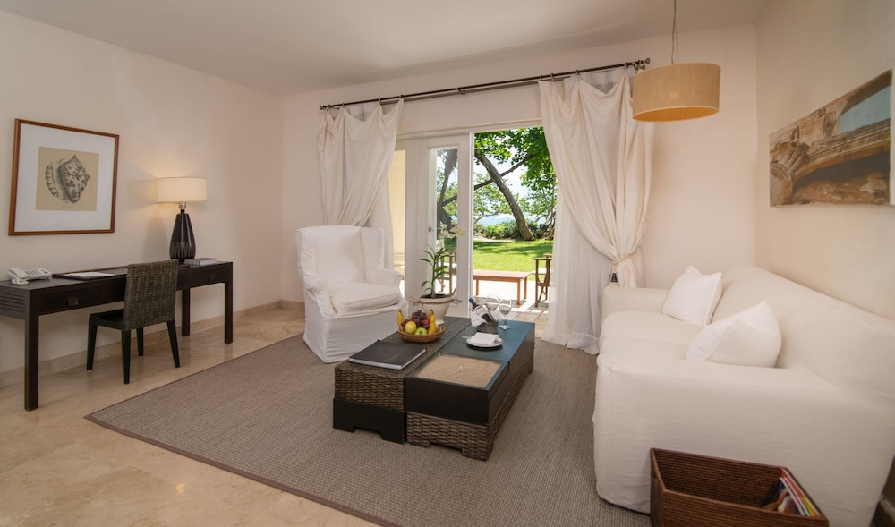 Junior Suite, Lanai, Oceanfront - Photo 2