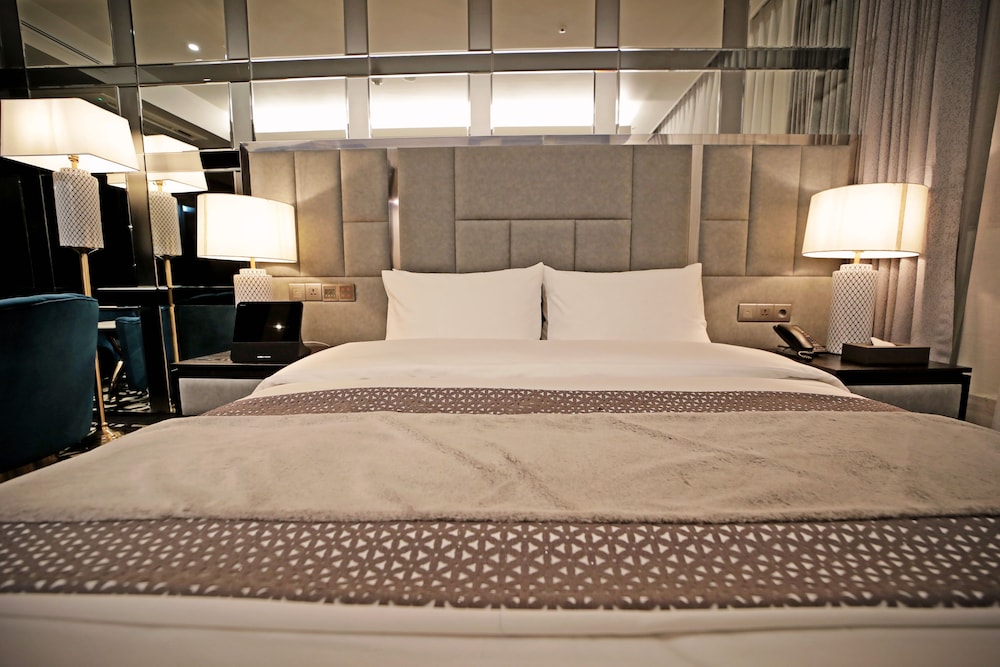 Signature Tartan City photo 3