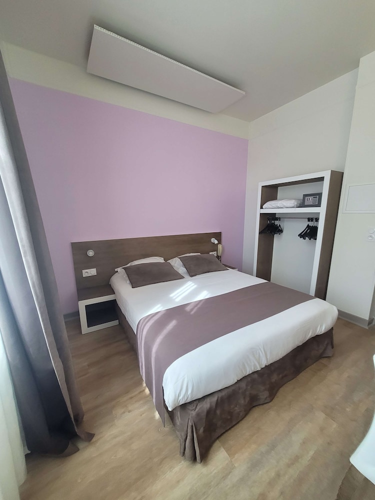 Standard Room, 1 Double Bed - Photo 18
