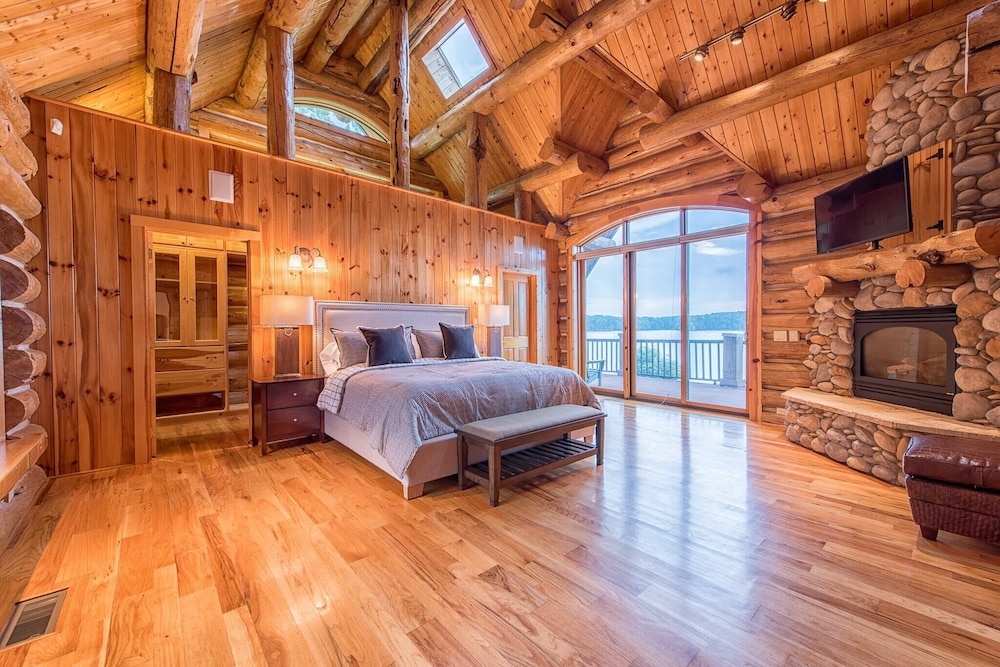 House (6 Bedrooms)