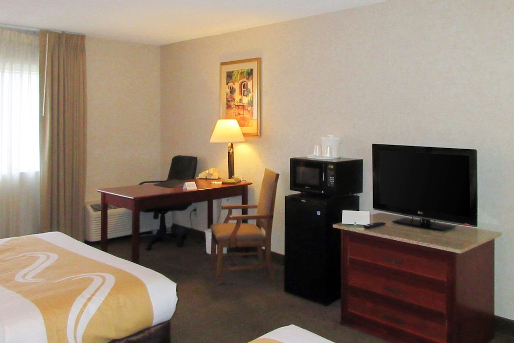 Standard Room, 2 Queen Beds, Non Smoking - Photo 3
