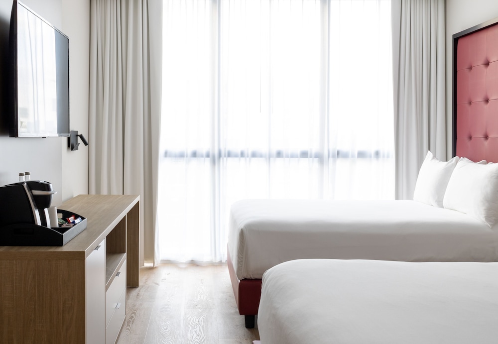 Classic Room, 2 Queen Beds - Photo 2
