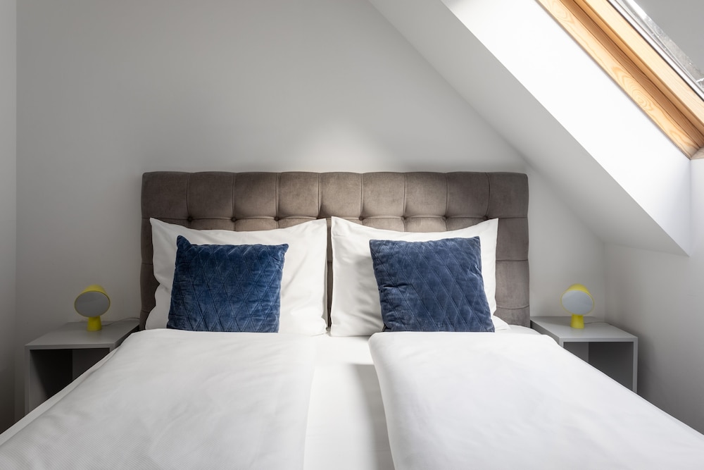 2 Bedroom Apartment, Balcony, Sofa Bed photo 2