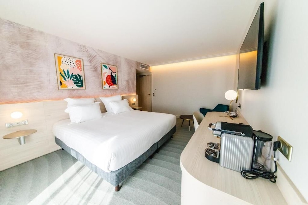 Exclusive Room, 1 King Bed, Non Smoking - Photo 6