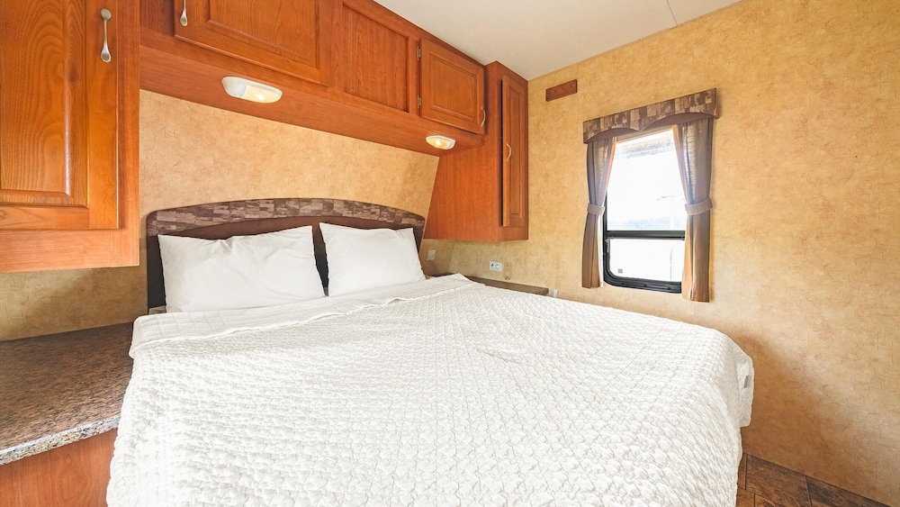 Basic Room, 1 Bedroom (VIP Caravan) - Photo 6
