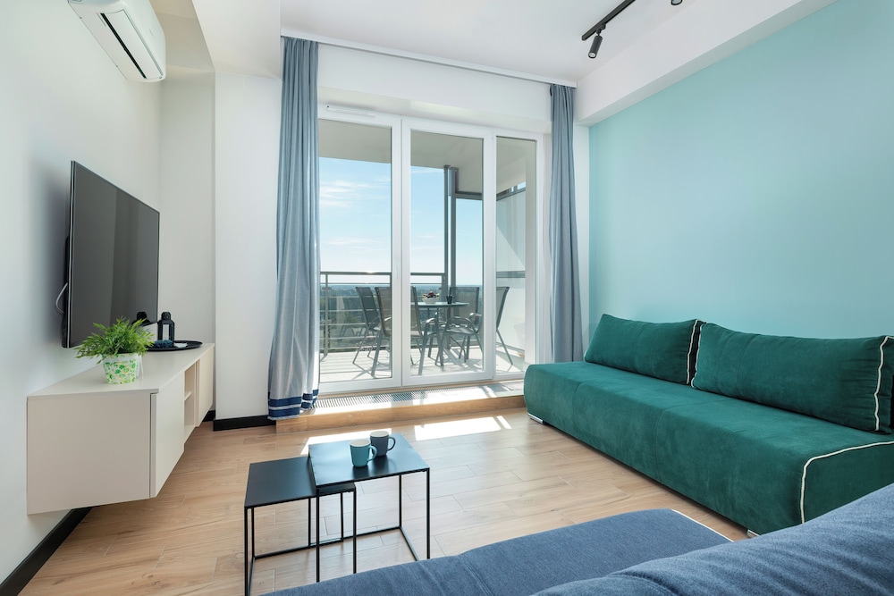 Studio, Balcony, Beachside photo 1
