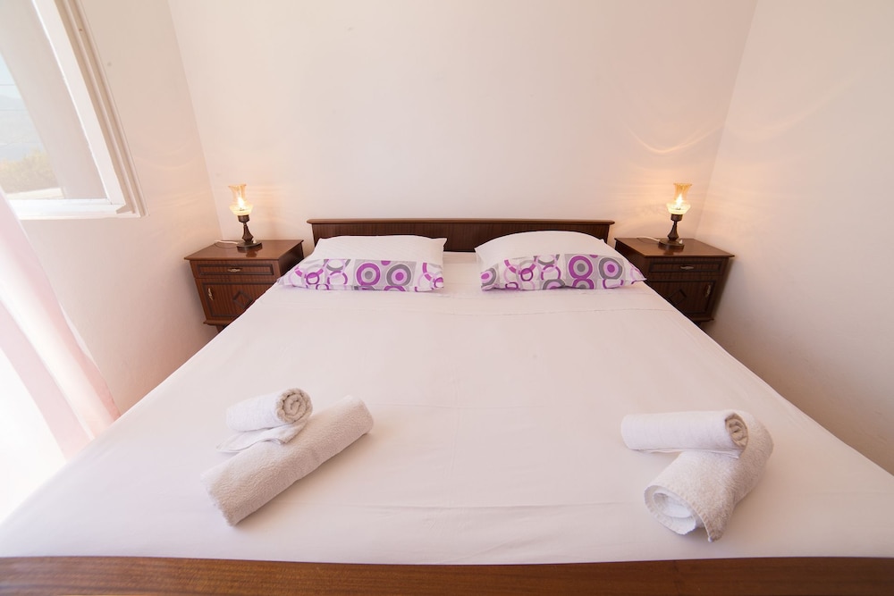 Apartment (Smilja - great location - A1(6+1) Gor)