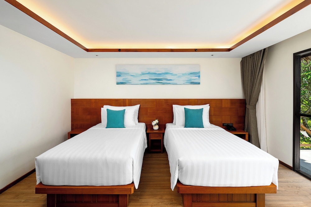 Deluxe Twin Room, Sea View - Photo 2
