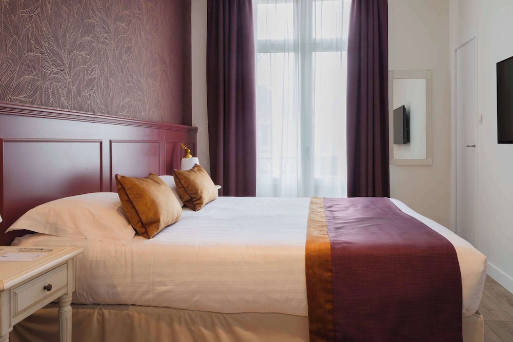 Junior Suite, 1 King Bed, Non Smoking, Balcony - Photo 4