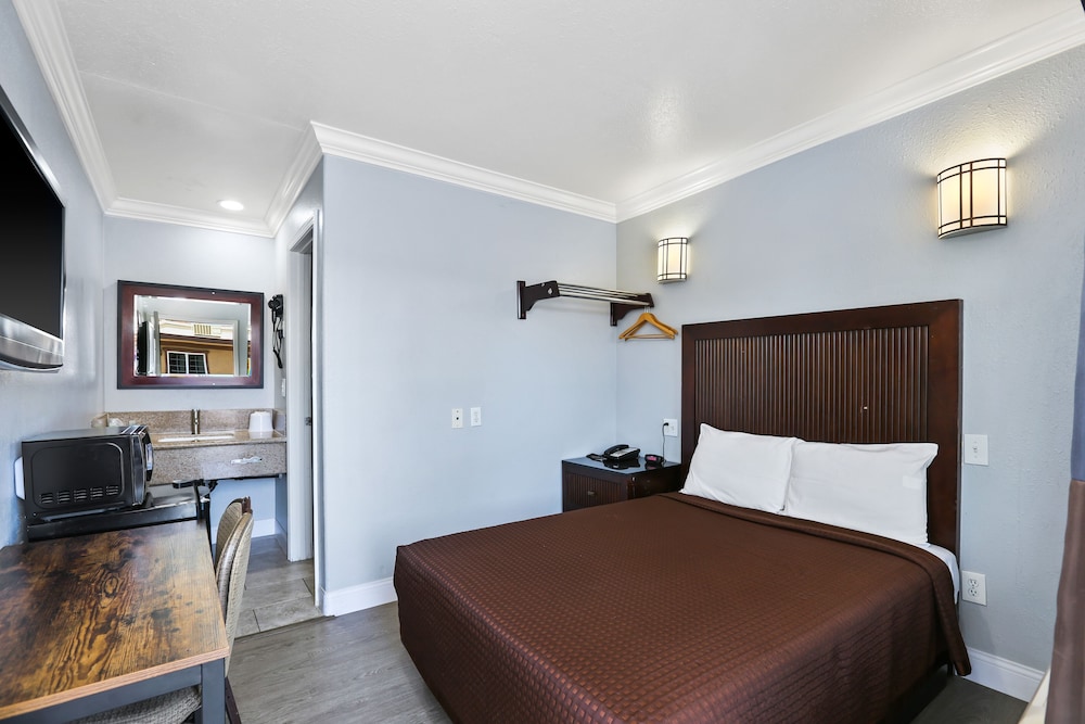 One full bed