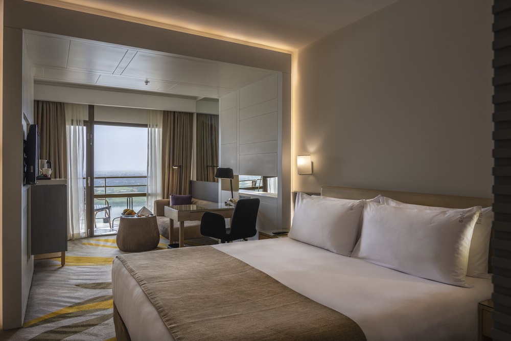 Standard Room, 1 King Bed, Smoking (Nile View)