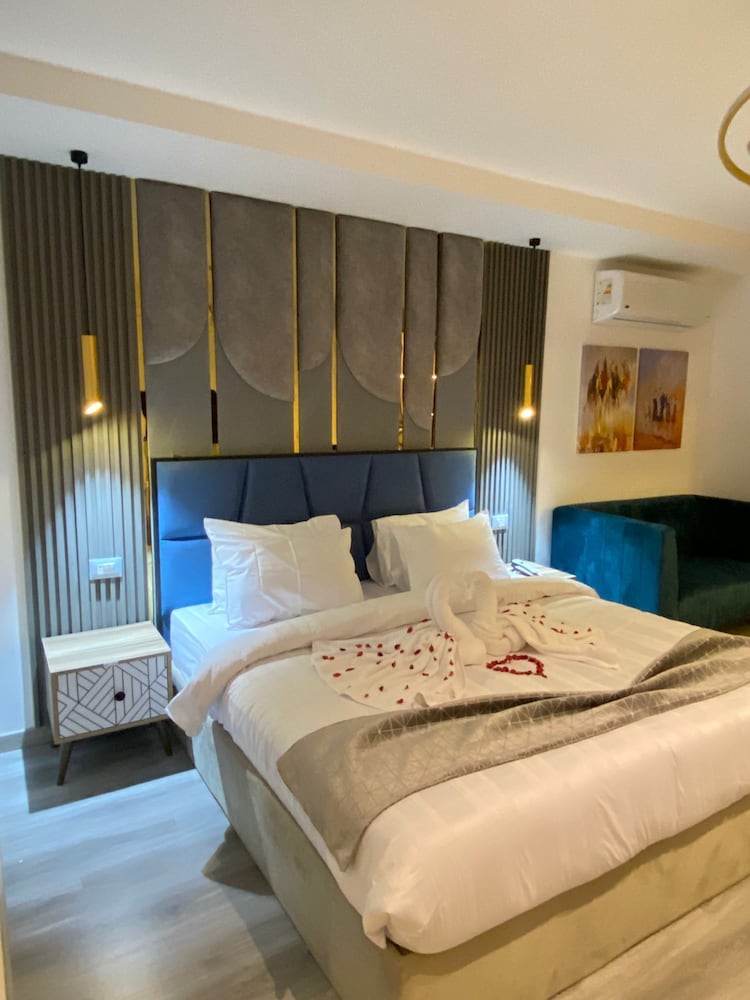 Double Room, Pool View - Photo 1