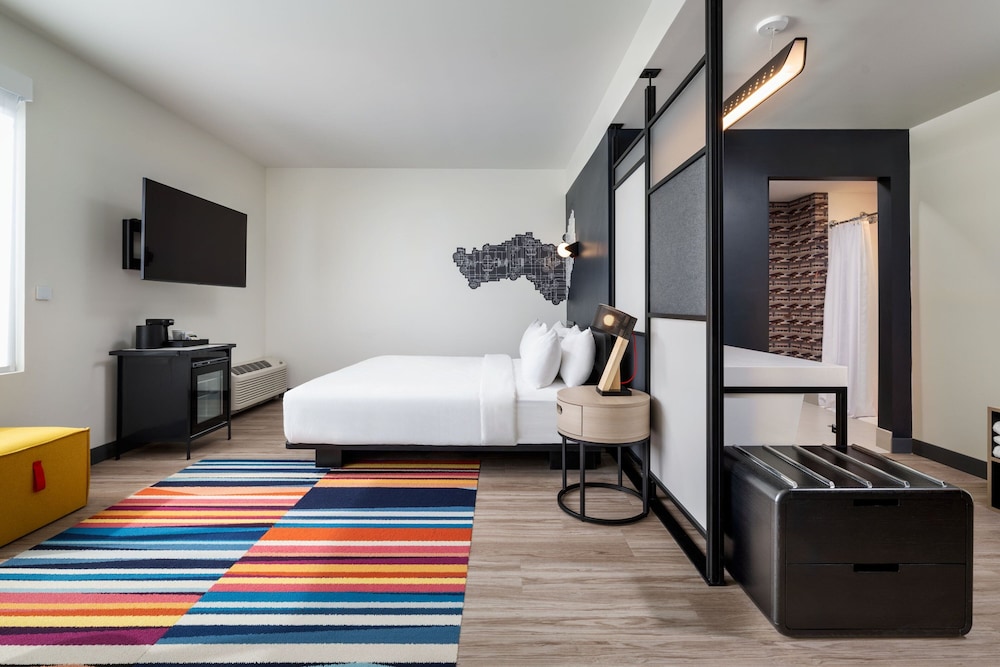 aloft, Room, 1 King Bed - Photo 3