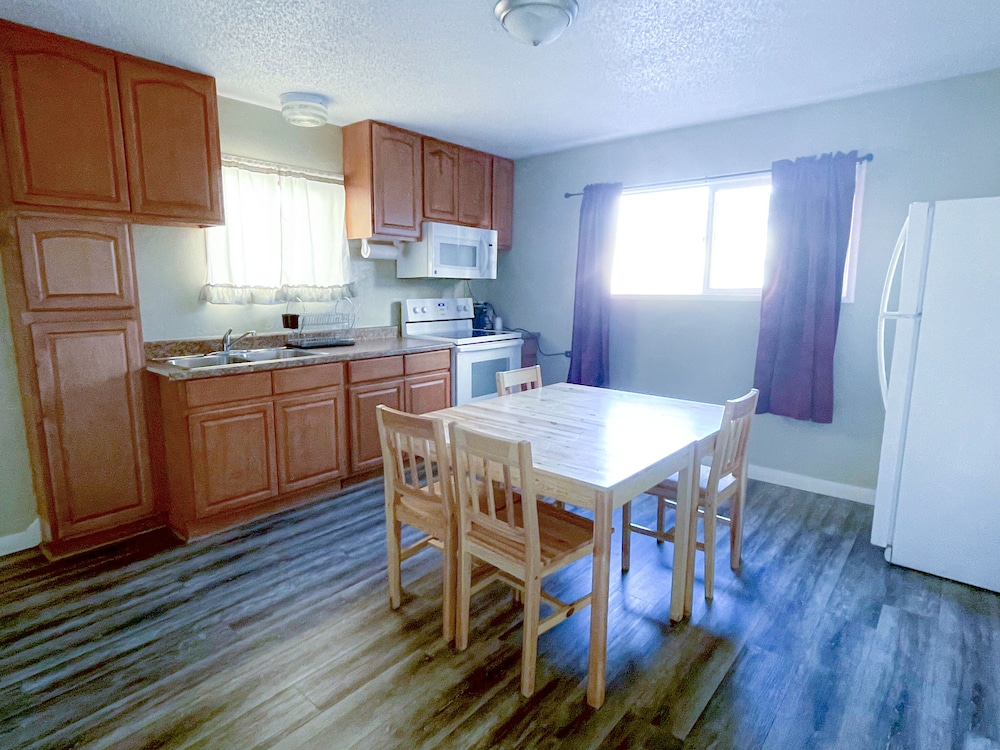 Suite 2 King 1 Queen photo 3