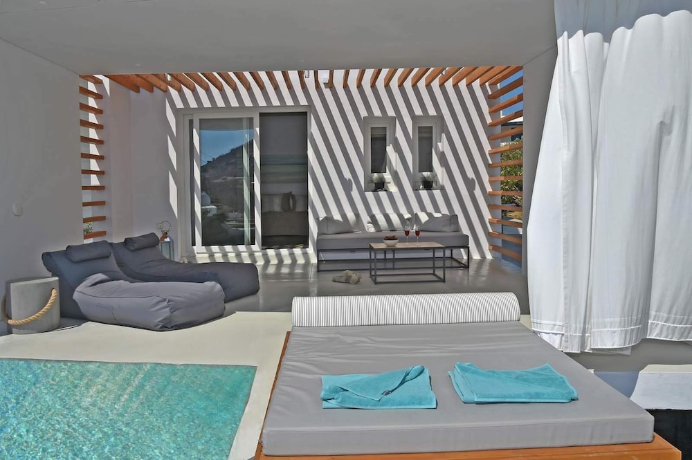 Villa (1) photo 1