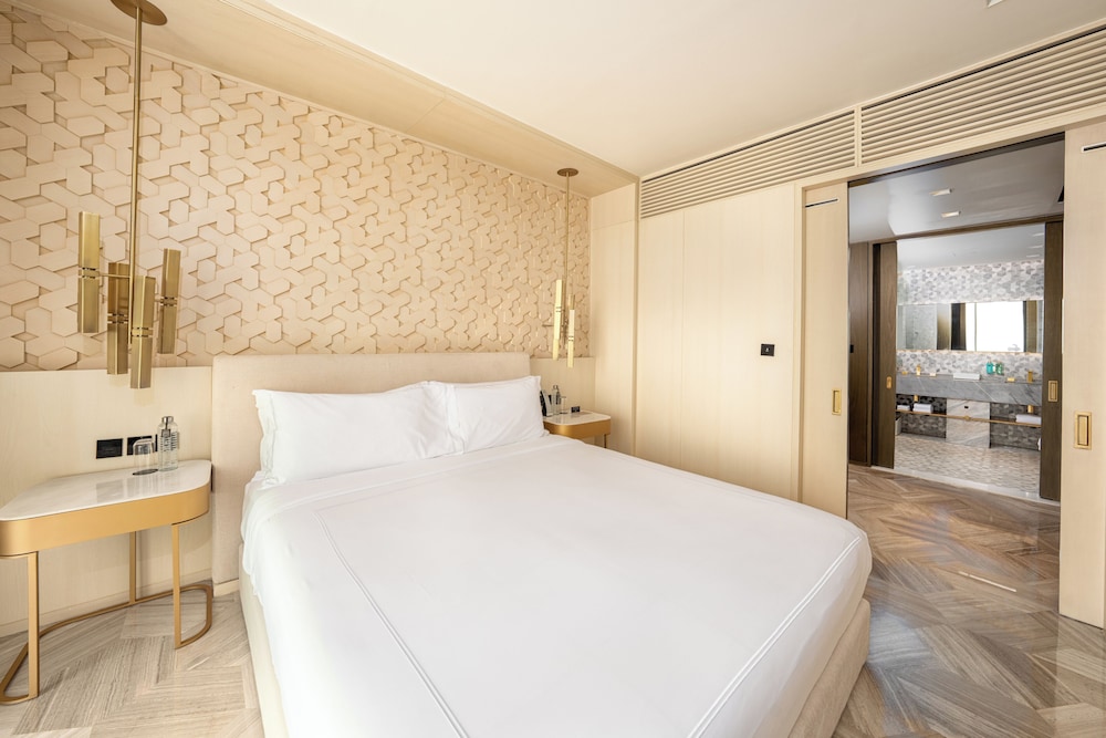 Luxe 1 Bedroom Suite