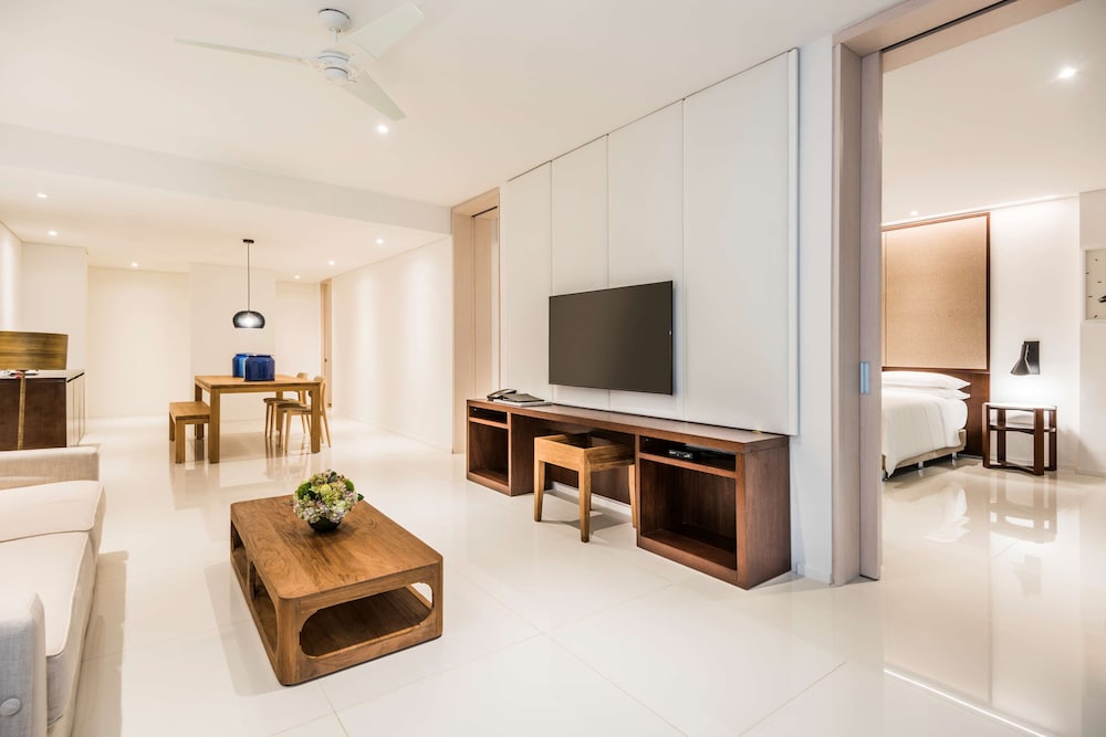 Preferred Club Family Suite Room