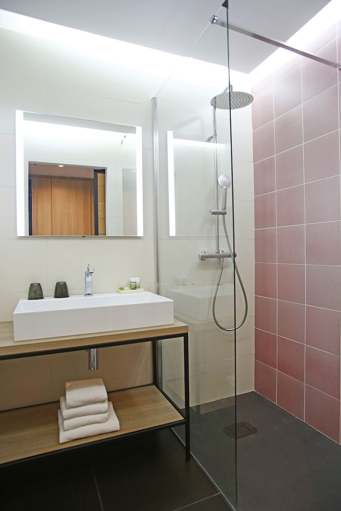 Superior Double Room, City View photo 3