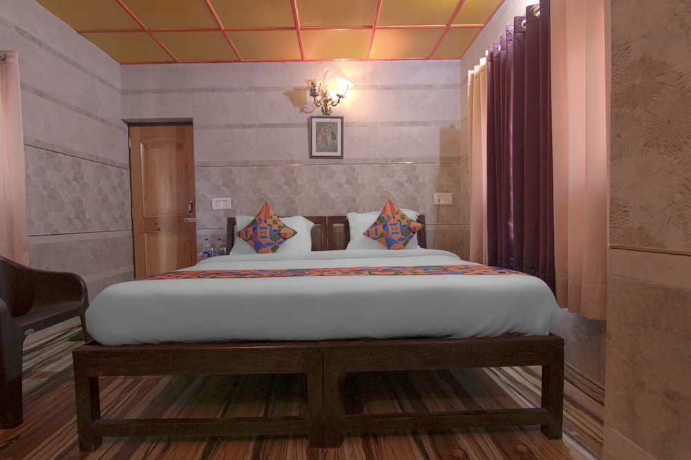 Deluxe Room - Photo 21