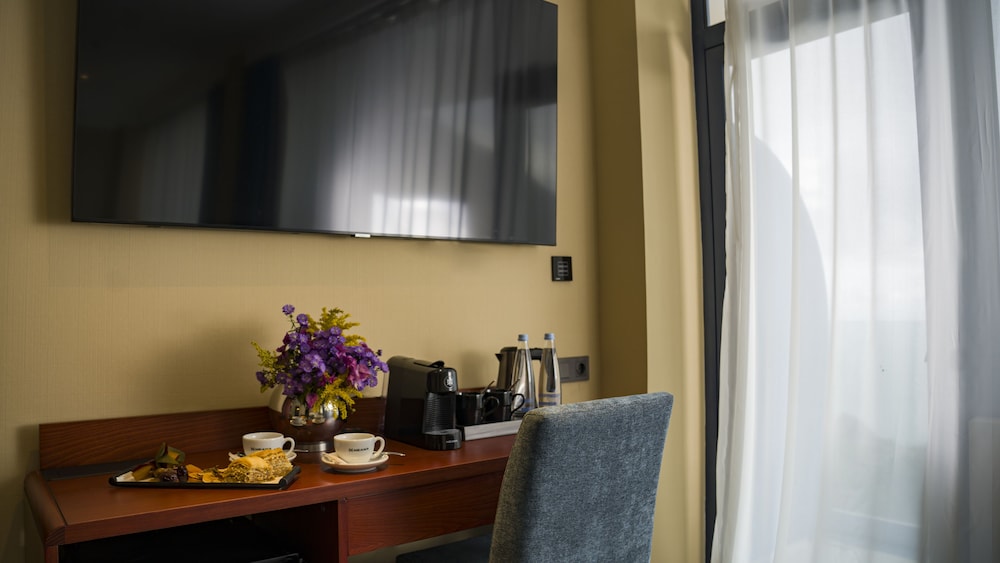 Standard Twin Room - Photo 5