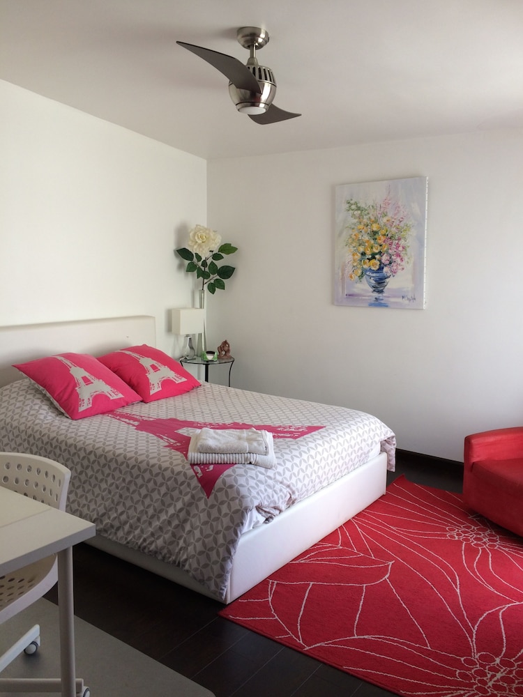 Family House, Multiple Beds, 2 Bathrooms, Beachside (Beautiful furnished house) photo 2