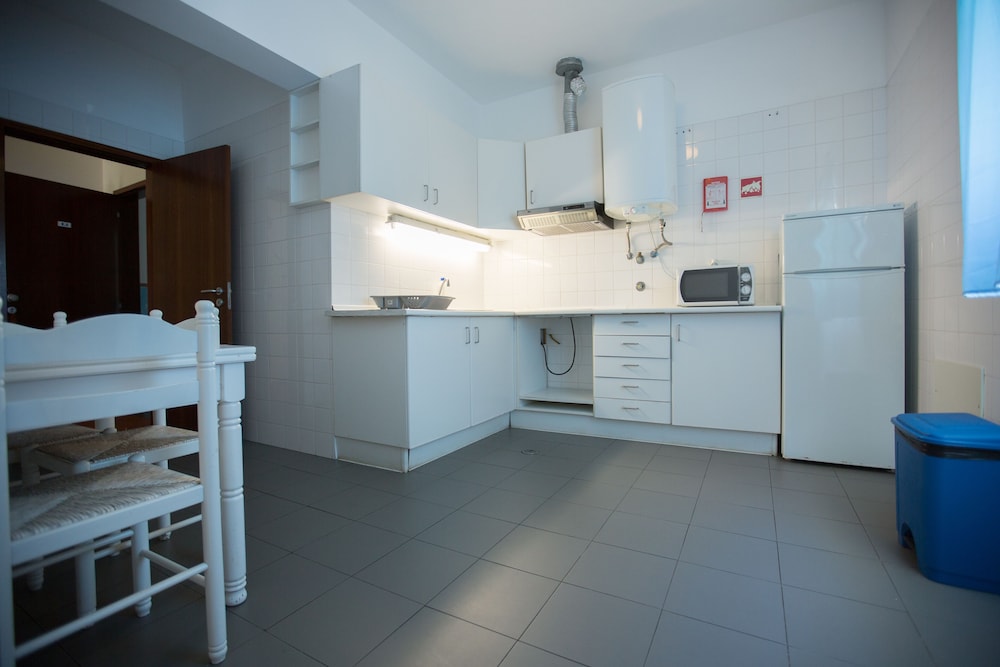 Shared Dormitory, Women only, Shared Bathroom (4 Beds) photo 3