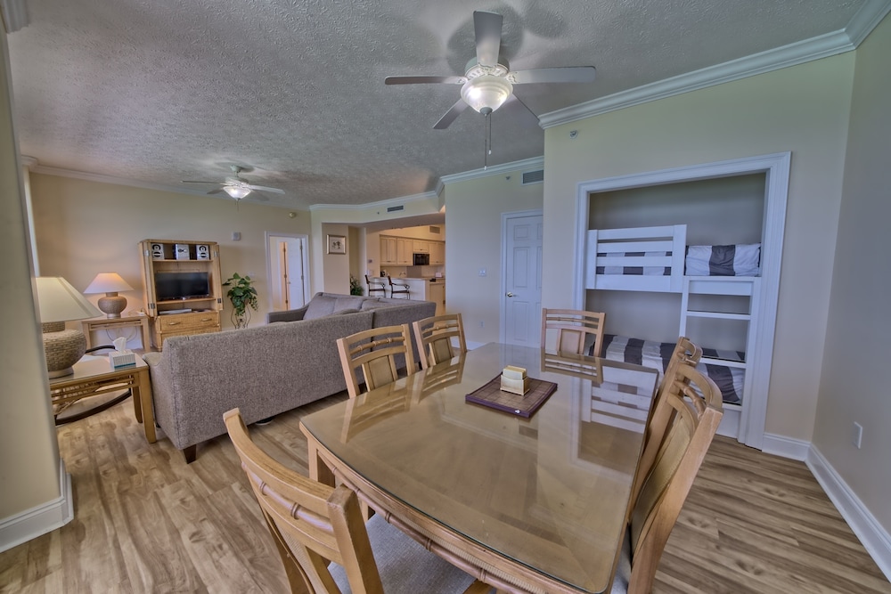 Condo, 2 Bedrooms