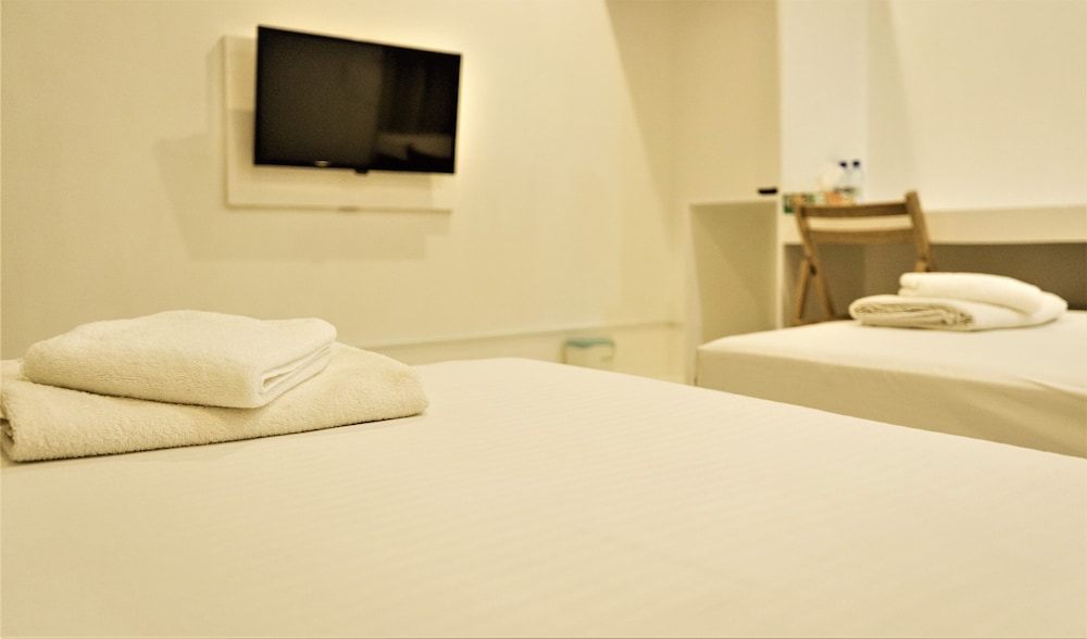 Deluxe Triple Room, 1 Bedroom, Non Smoking, Garden View photo 3