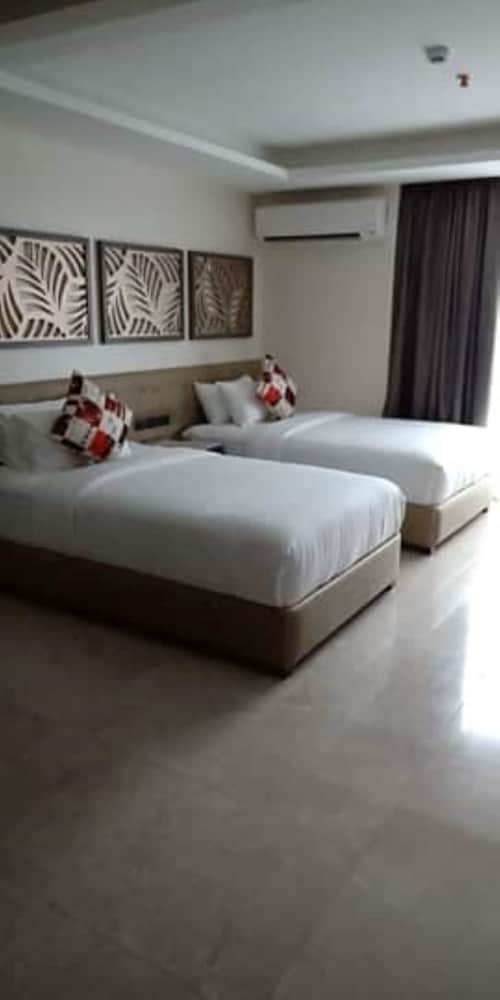 Family Room - Photo 25