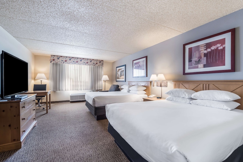 Executive Room, 2 Queen Beds - Photo 1