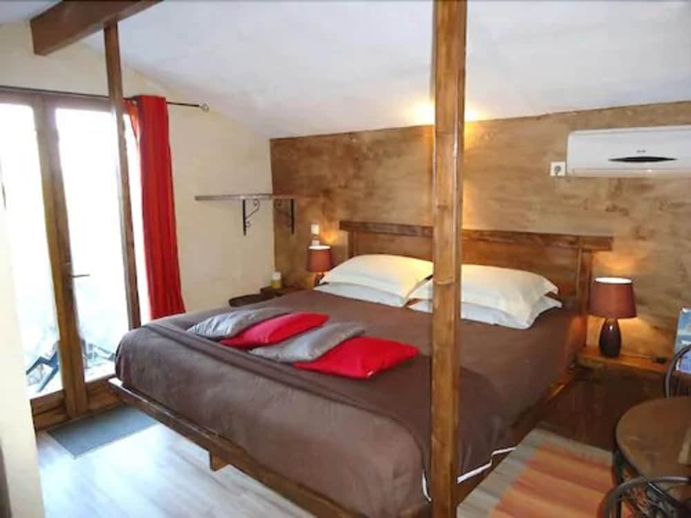 Standard Double Room (Kallistea) photo 2