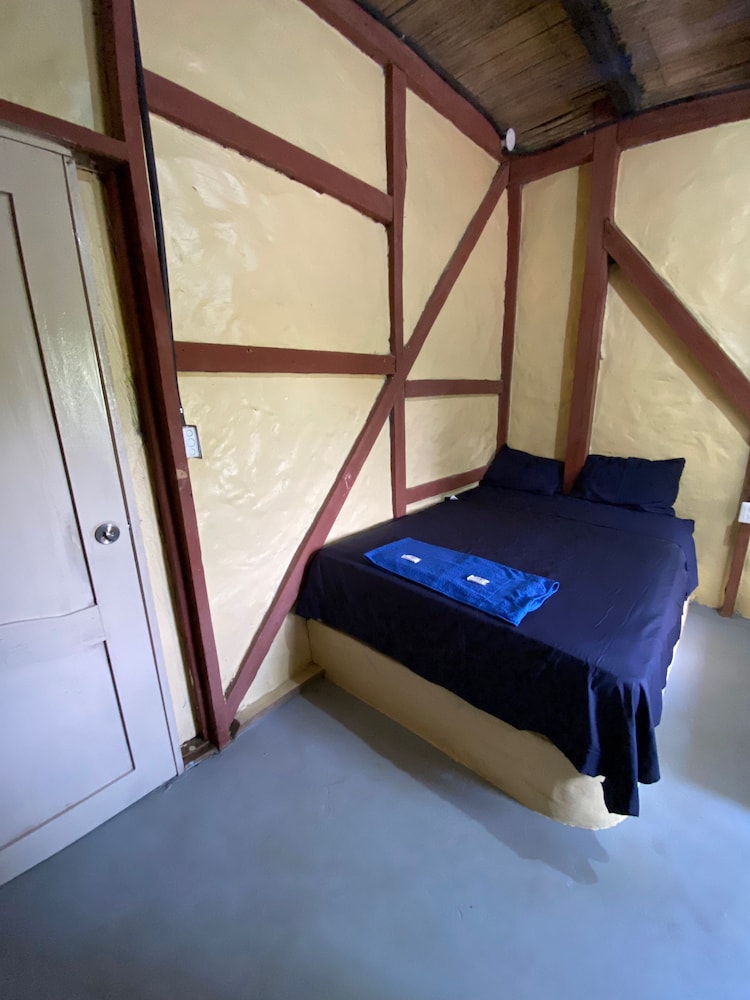 Economy Double or Twin Room photo 3