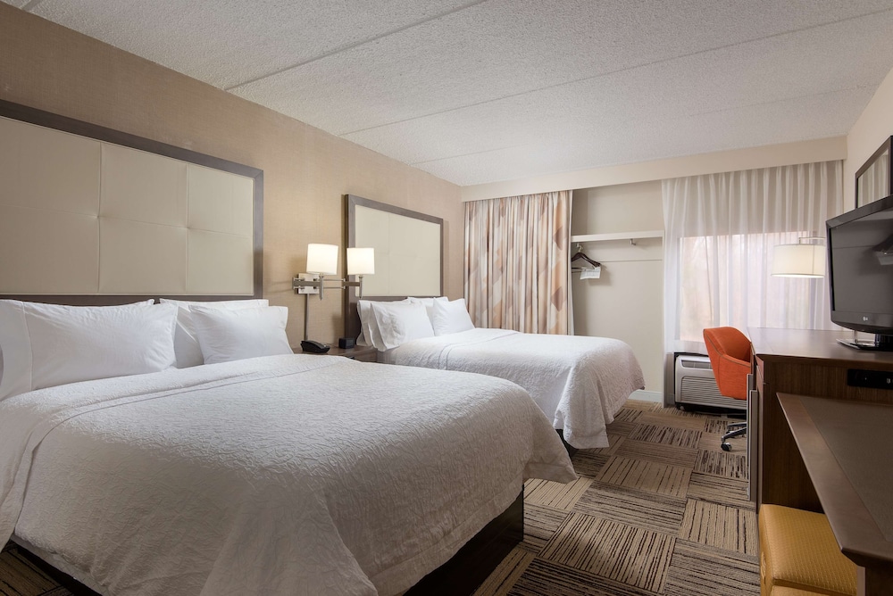 Room, 2 Queen Beds, Non Smoking, Refrigerator & Microwave (Roll-in Shower) - Photo 4