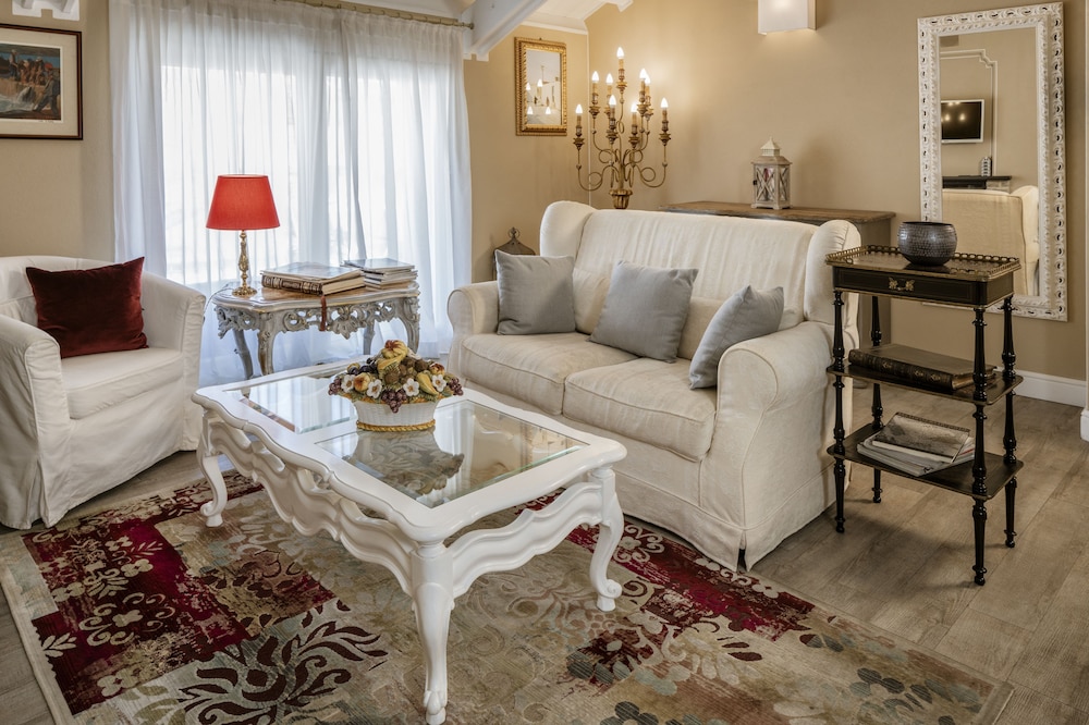 Superior Suite, 1 Double Bed, Terrace, City View photo 1