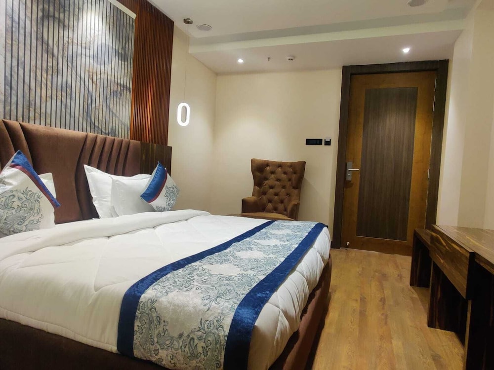 Premium King Room with Balcony