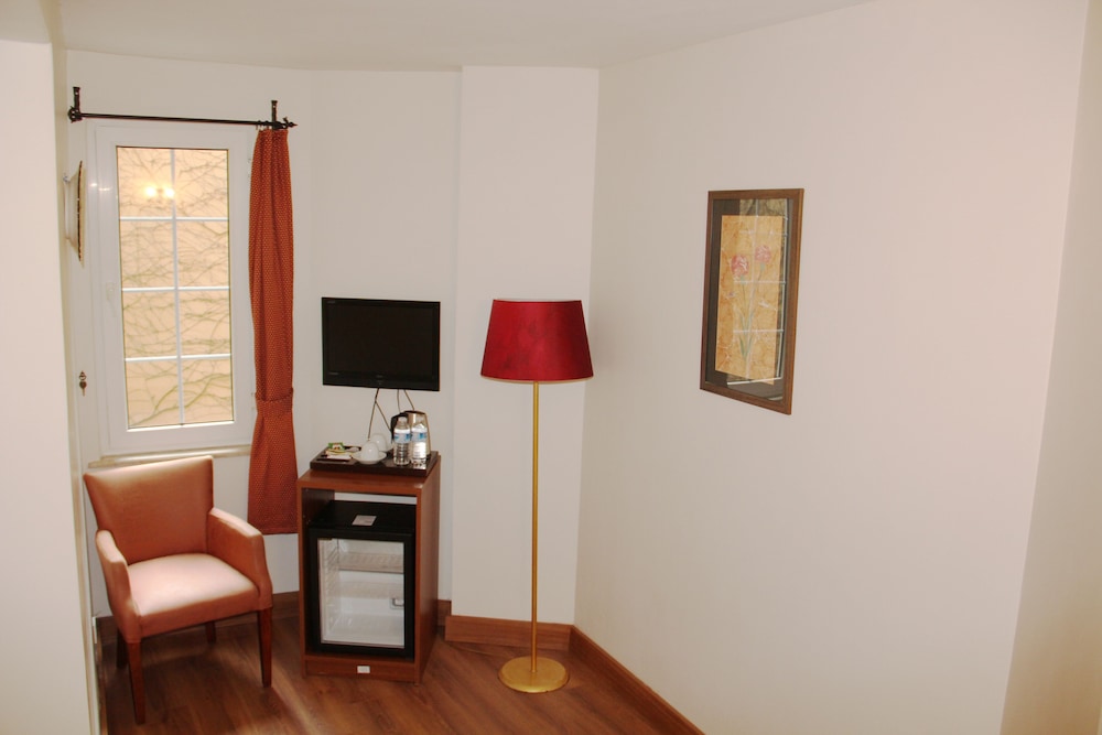 Economy Double Room photo 3