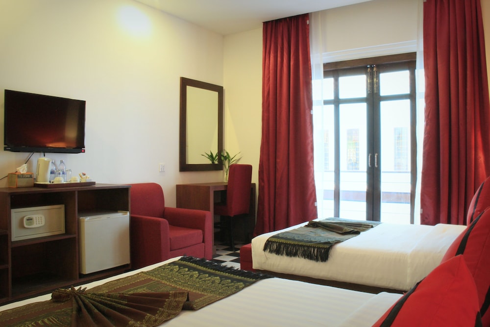 Deluxe Family Room, Balcony photo 1
