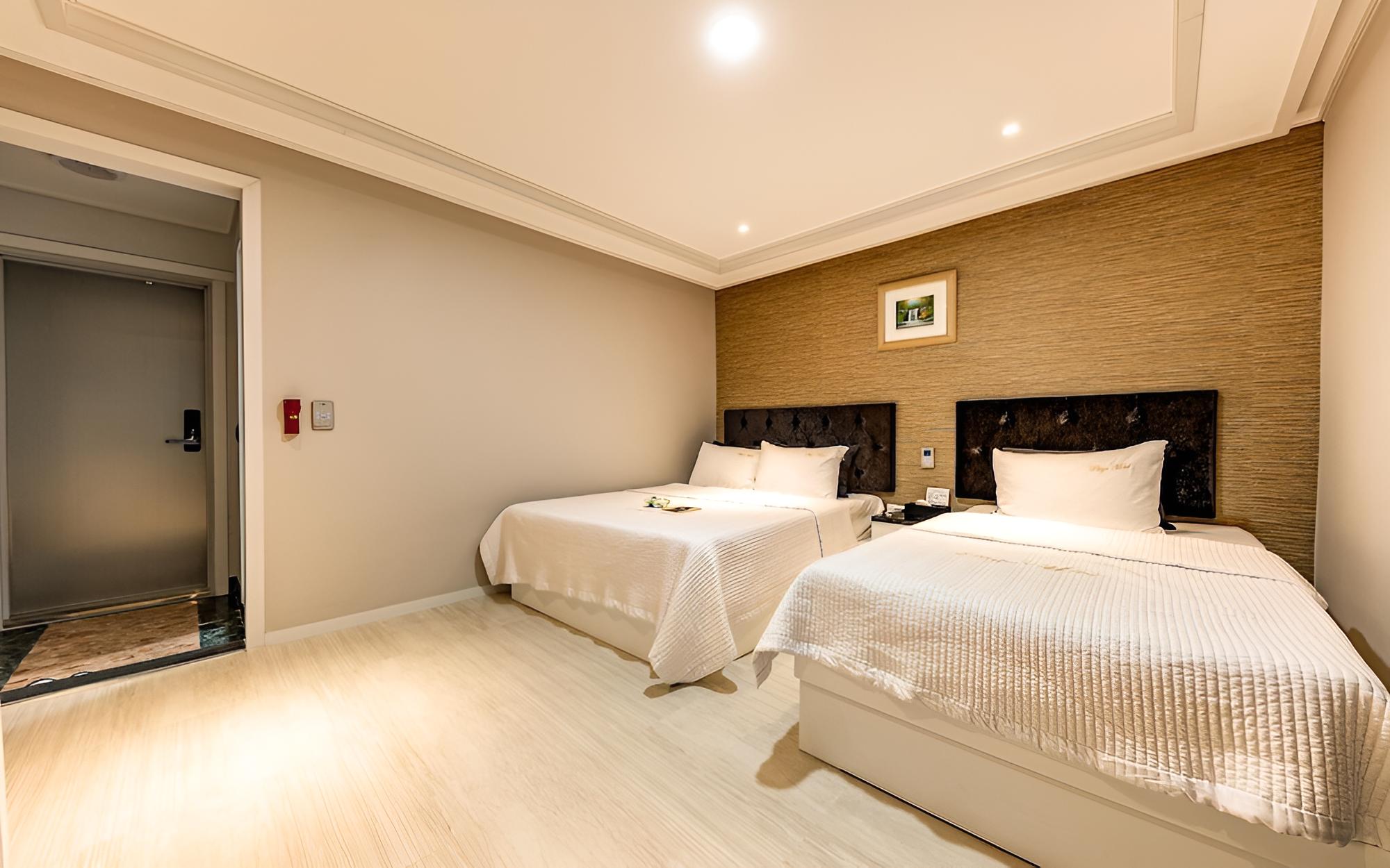 Room (Twin A-Air Purifier (Netflix personal) photo 1