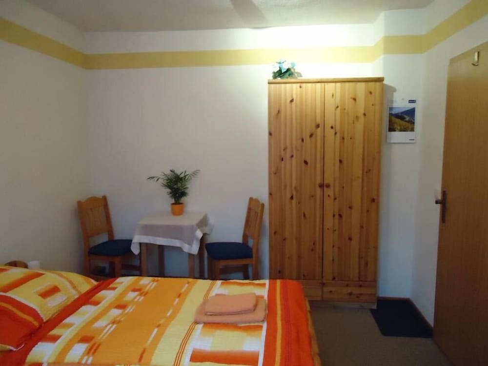 Double Room, 1 King Bed, Non Smoking photo 3