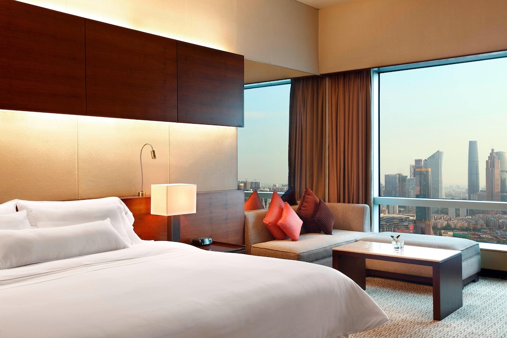Room, 1 King Bed, City View - Photo 1