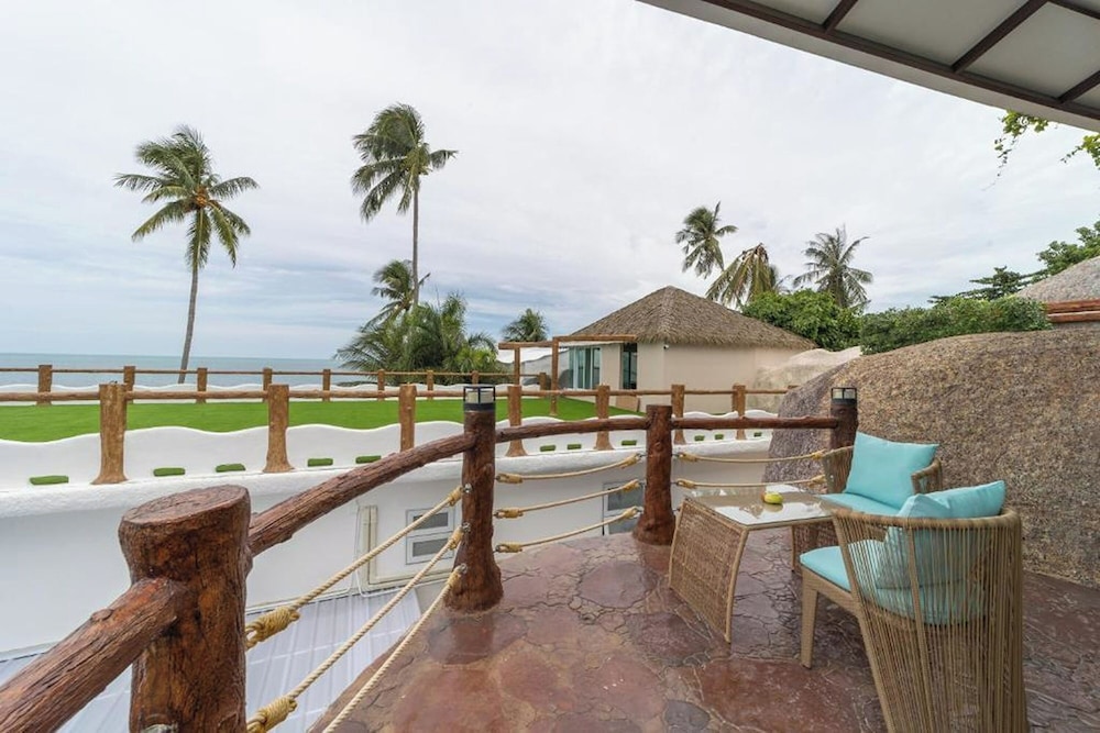 3 Bedroom Villa with Private Swimming Pool - Photo 23
