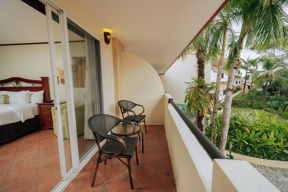 Superior Room, 2 Queen Beds (Tropical) - Photo 13