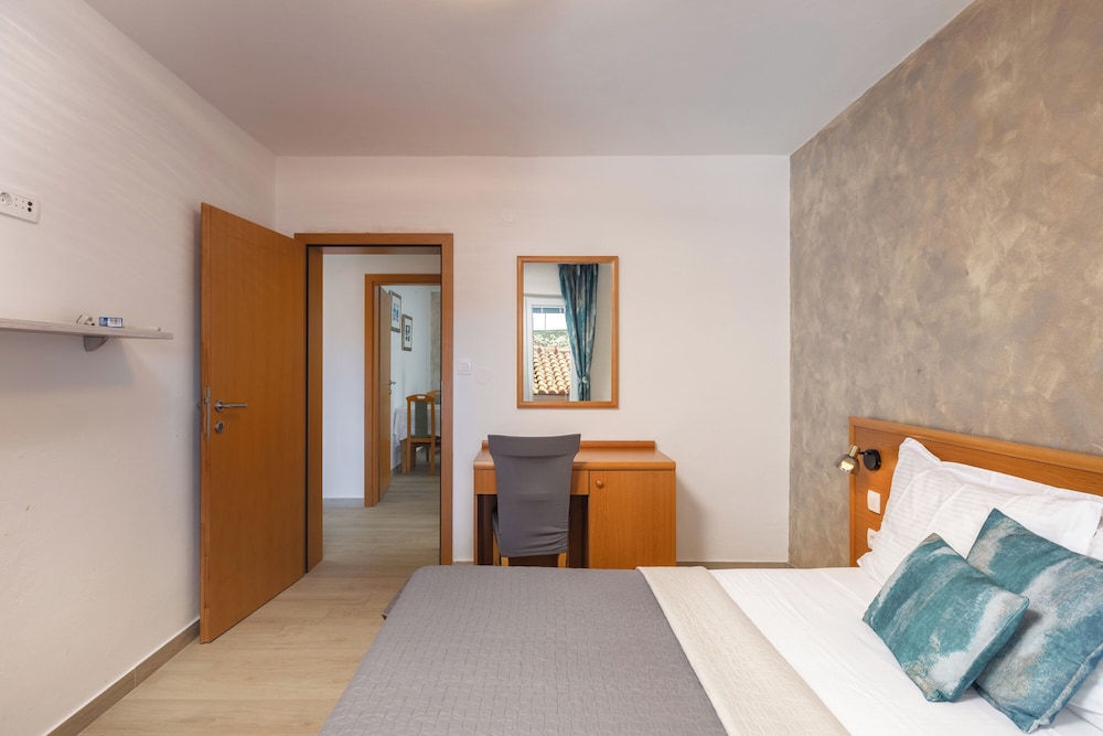 Family Apartment, Multiple Bedrooms, 2 Bathrooms, Sea Facing (Family Resort Santa Maria I Apartment)