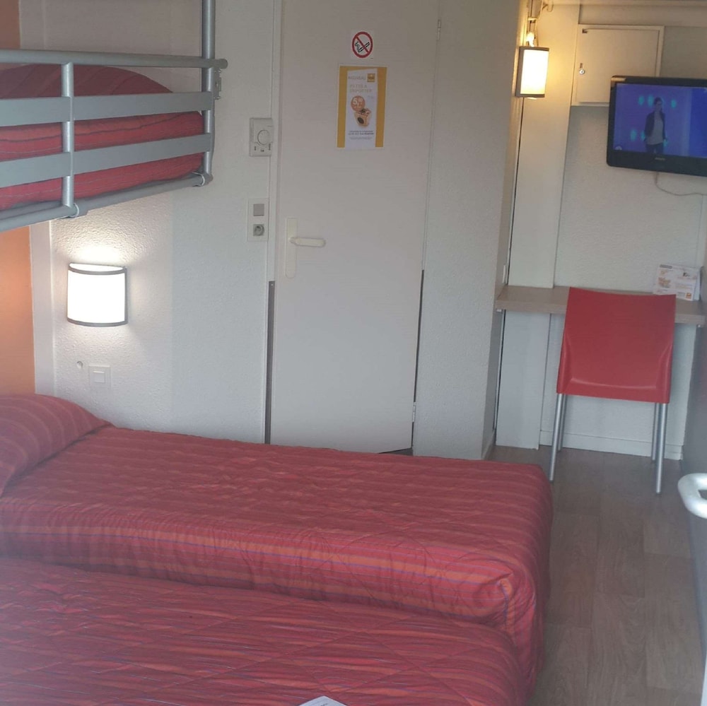 Standard Room, 3 Twin Beds photo 1