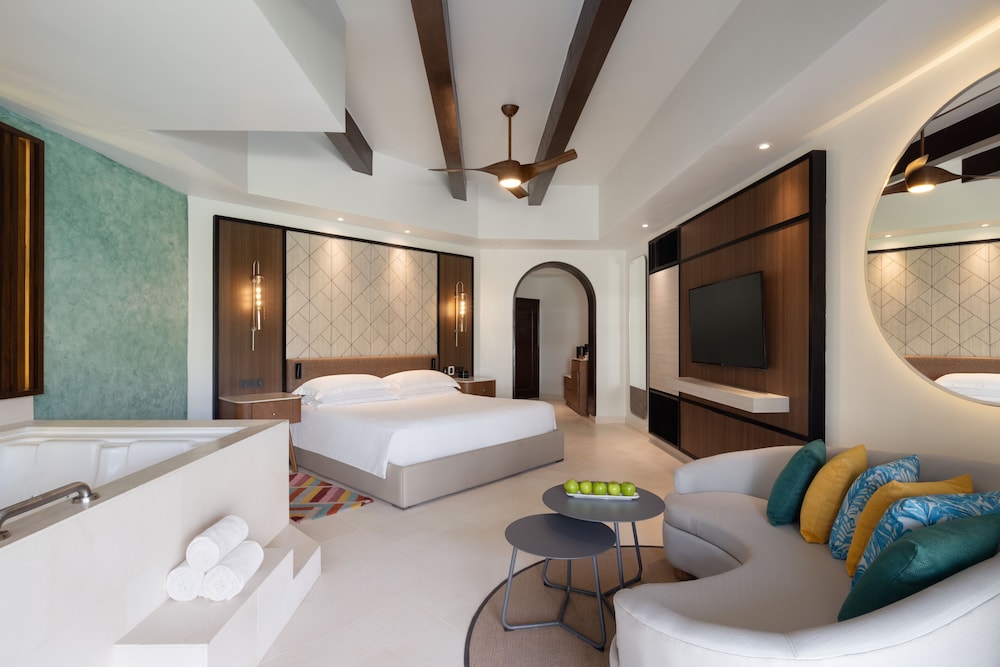 Junior Suite, 1 King Bed, Oceanfront